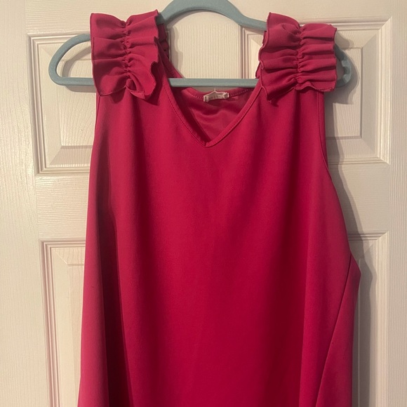 Boutique ruffle sleeve tank top L - Picture 1 of 2